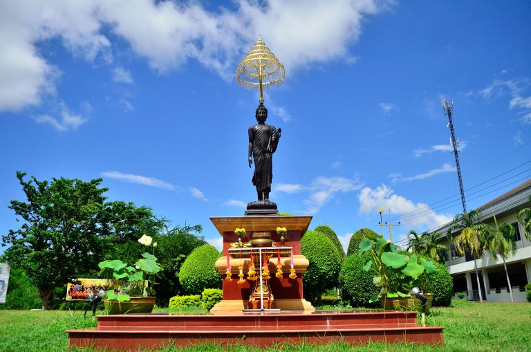 พระพุทธรูปประจำวิทยาลัย